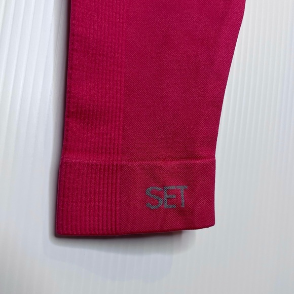 SET ACTIVE SculptFlex Leggings in Hot Pink. Size Small - Picture 6 of 7